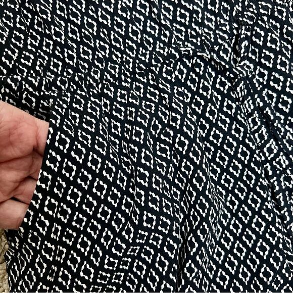 OLD NAVY Romper Jumper Pockets One Piece Black and White Size Small - Picture 5 of 8